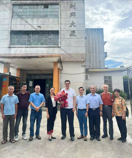 【侨乡快讯】侨乡俊彦利承武先生到开平寻根叙乡情,凝心聚力谋发展