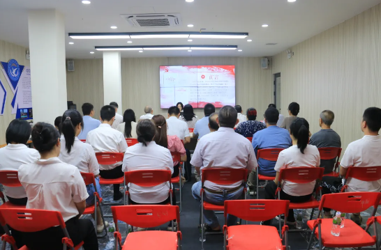 市侨联举办“侨讲堂”之深入贯彻中央八项规定精神学习教育宣讲会